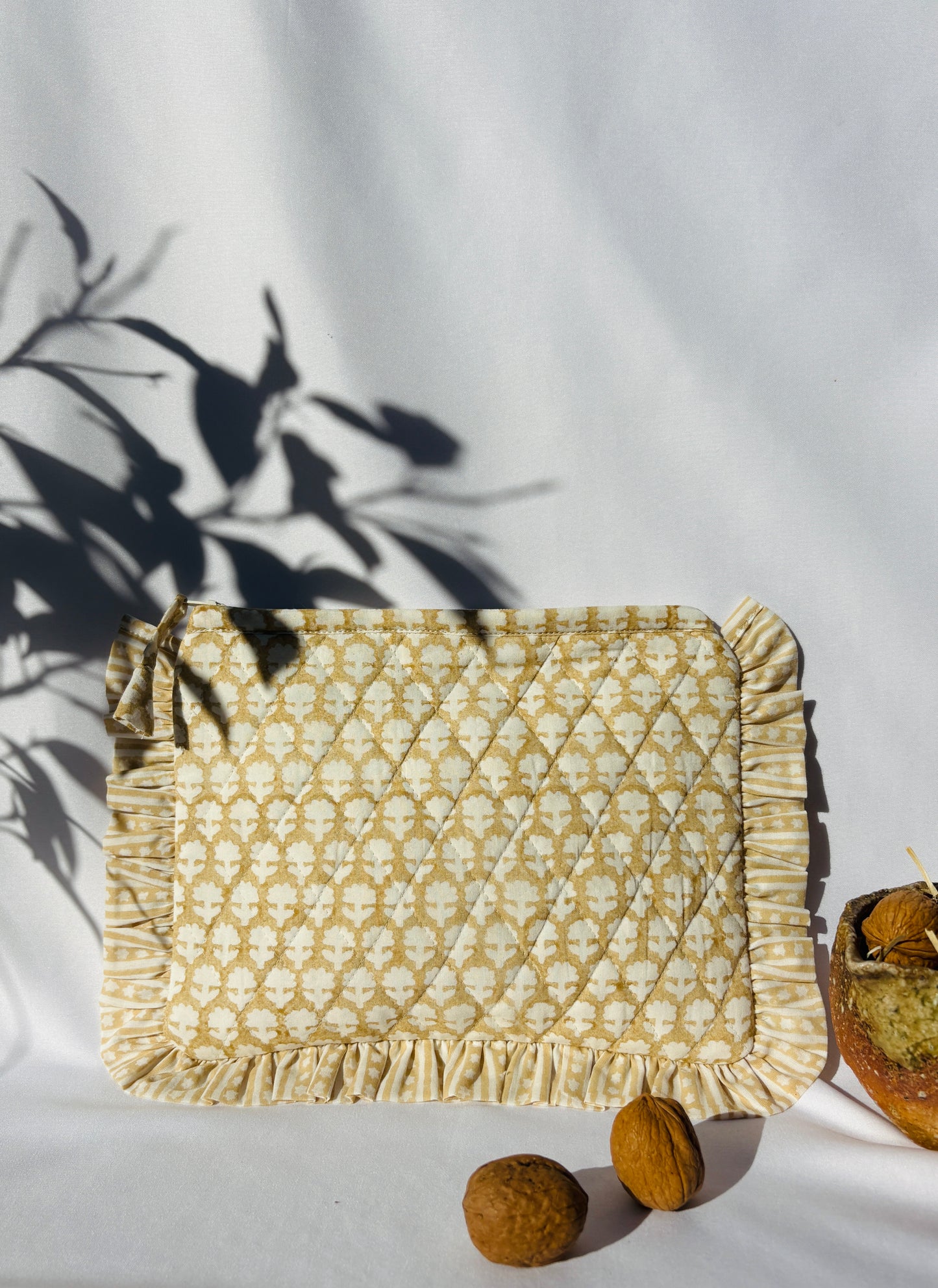 ROUCHES POUCH - CARAMEL FIELD