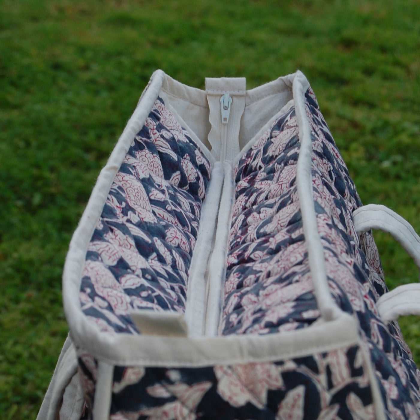 SHOPPING ZIP BAG - MIDNIGHT DAFFODILS